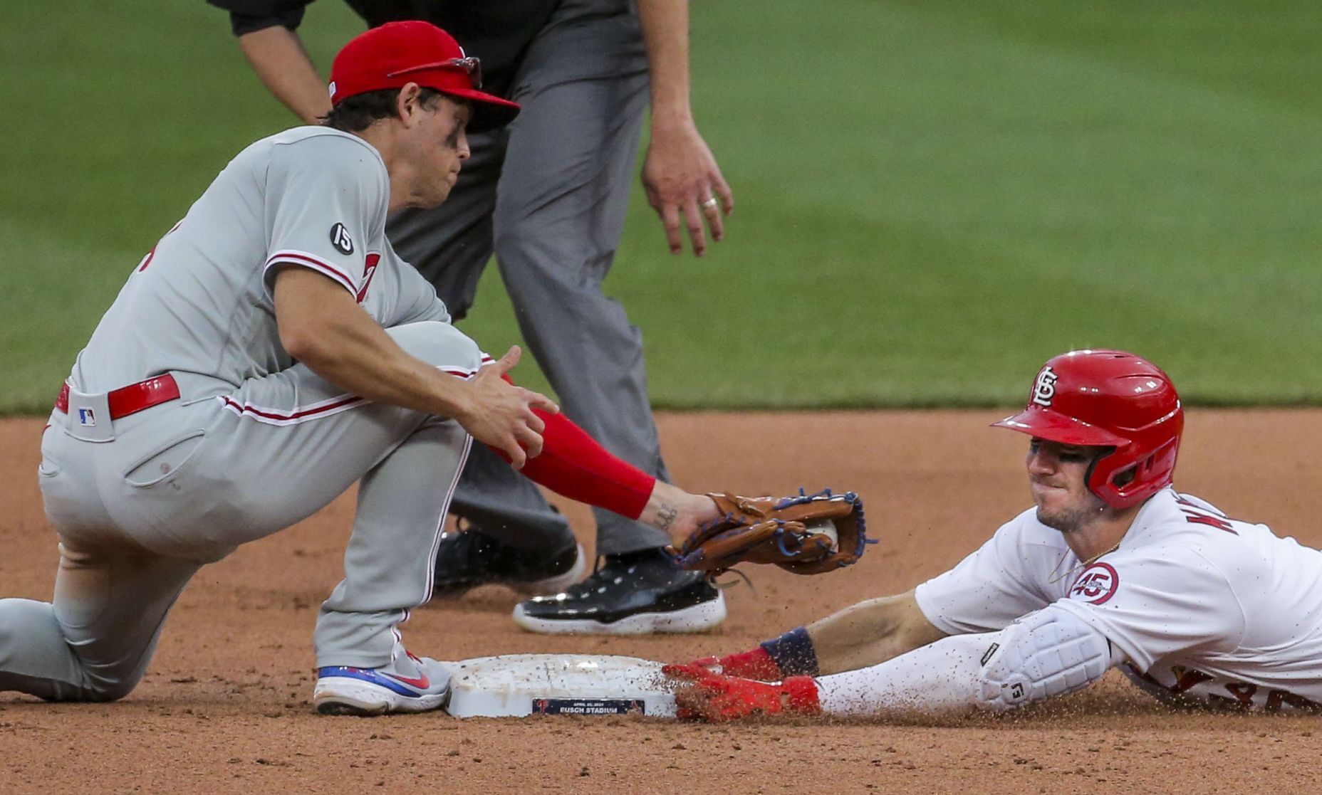 Cardinals tie series with Phillies